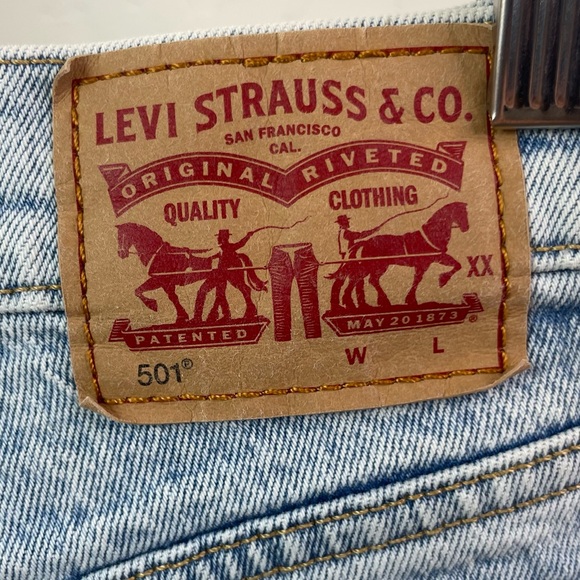Levi's 501 Original Button Fly High Waist Destroyed Cutoff Denim Shorts Size 29 - Picture 8 of 16